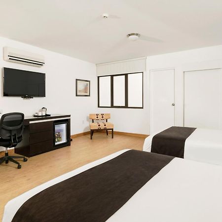 מלון Wyndham Costa Del Sol צ'יקלאיו מראה חיצוני תמונה