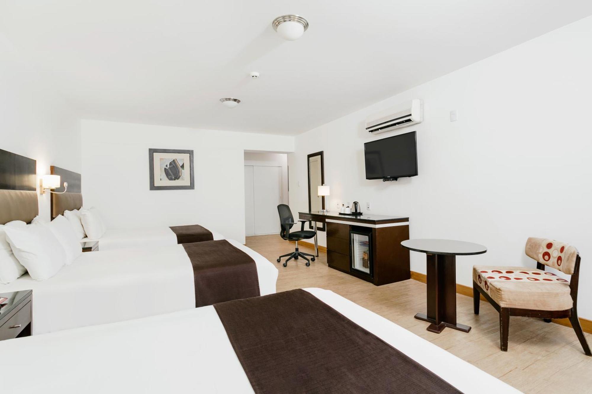 מלון Wyndham Costa Del Sol צ'יקלאיו מראה חיצוני תמונה