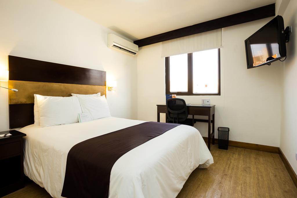מלון Wyndham Costa Del Sol צ'יקלאיו מראה חיצוני תמונה