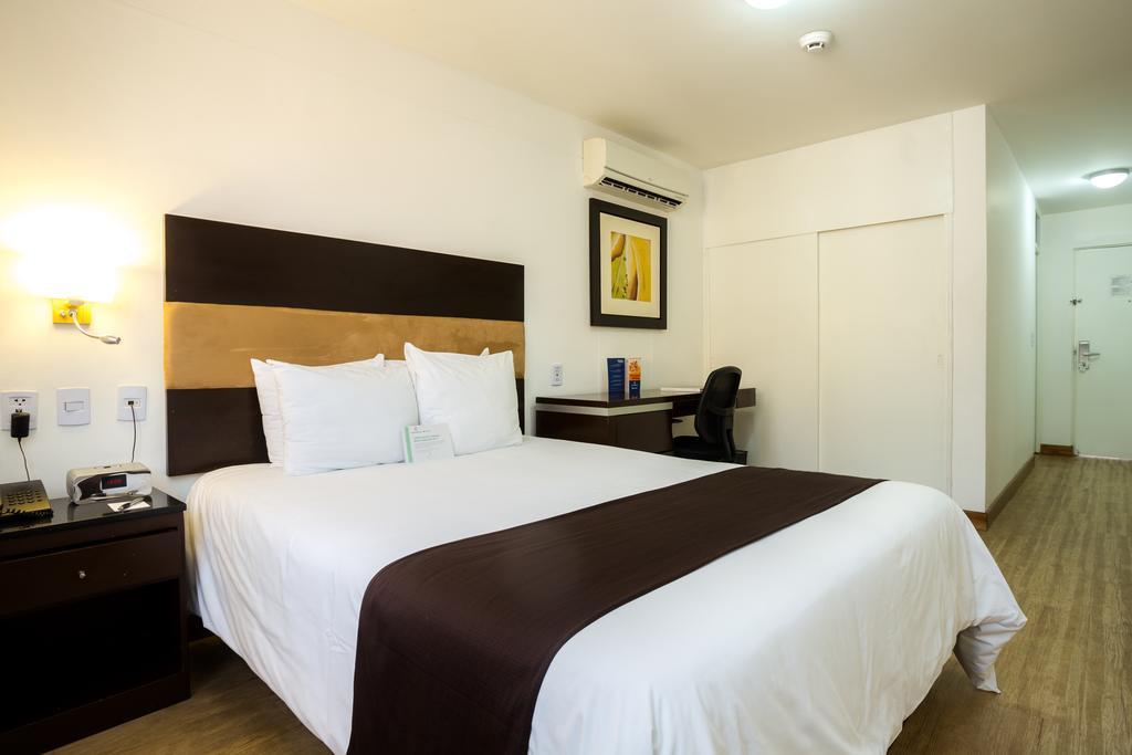מלון Wyndham Costa Del Sol צ'יקלאיו מראה חיצוני תמונה